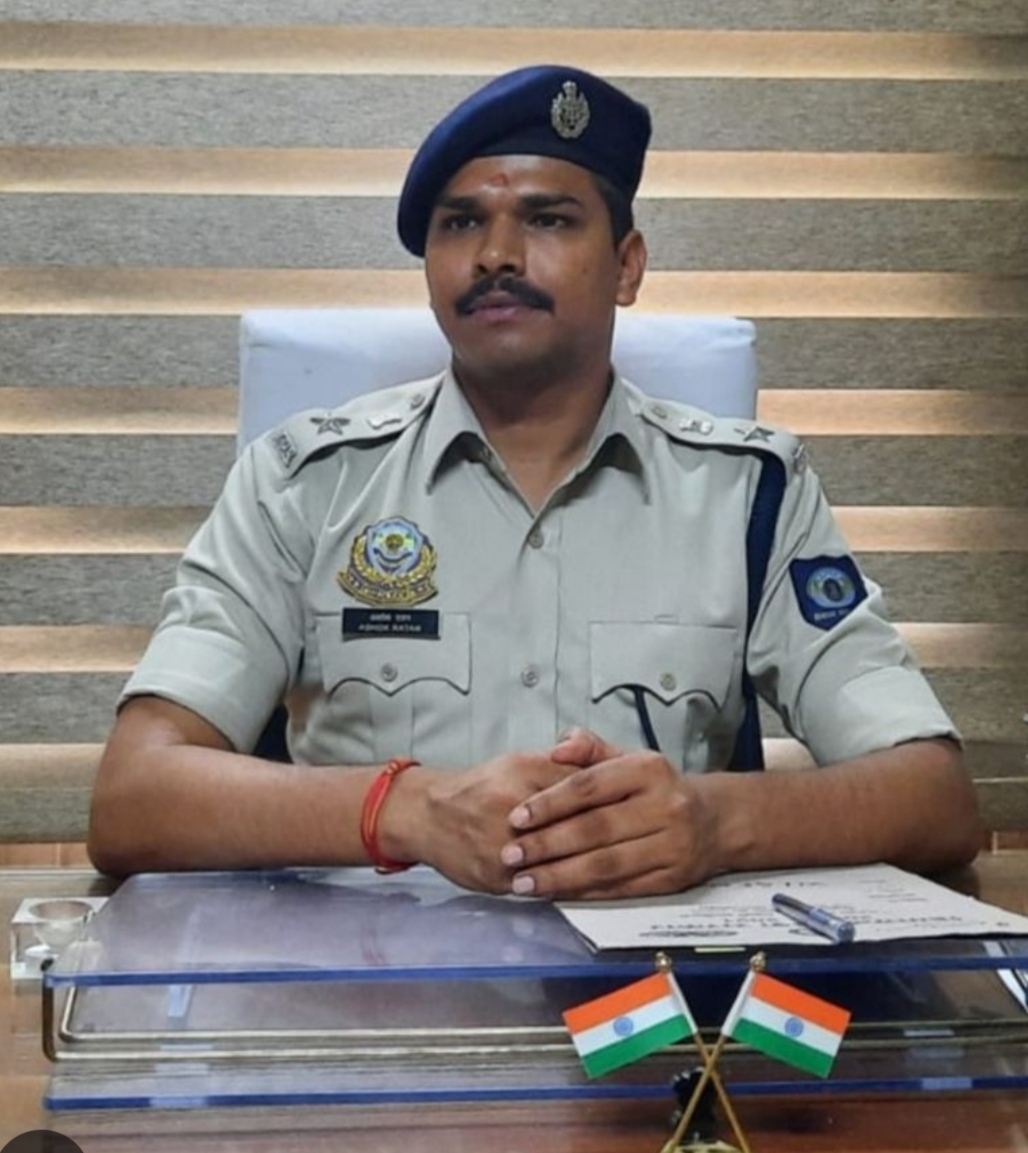 कांगड़ा में एसपी ने की प्रेस वार्ता, कई महत्वपूर्ण मुद्दों पर दी जानकारी। कांगड़ा एसपी प्रेस वार्ता
