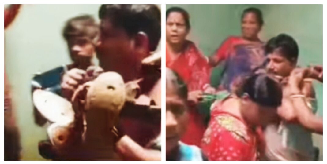 छात्राओं से छेड़छाड़ के आरोप पर बवाल! शिक्षक को जूतों की माला पहनाकर ग्रामीणों ने किया प्रदर्शन छात्राओं से छेड़छाड़ के आरोप पर बवाल! शिक्षक को जूतों की माला पहनाकर ग्रामीणों ने किया प्रदर्शन