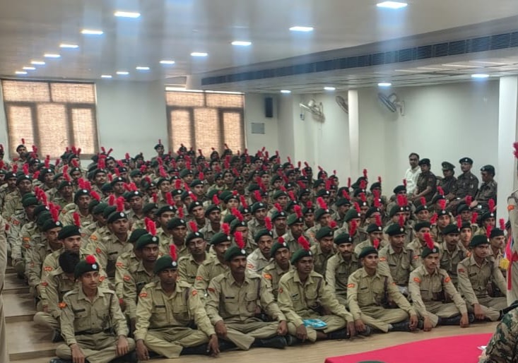 आईएफटीएम विश्वविद्यालय में एनसीसी कैडेट्स का वार्षिक प्रशिक्षण शिविर