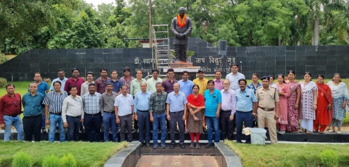 डॉ. श्यामा प्रसाद मुखर्जी को श्रद्धांजलि