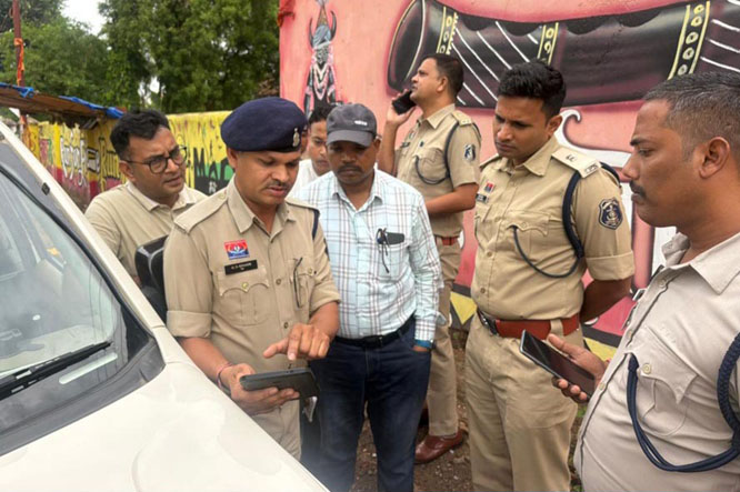 फर्जी सूचना देकर डायल-112 का किया औचक परिक्षण, समय पर पहुंची टीम फर्जी सूचना देकर डायल-112 का किया औचक परिक्षण, समय पर पहुंची टीम