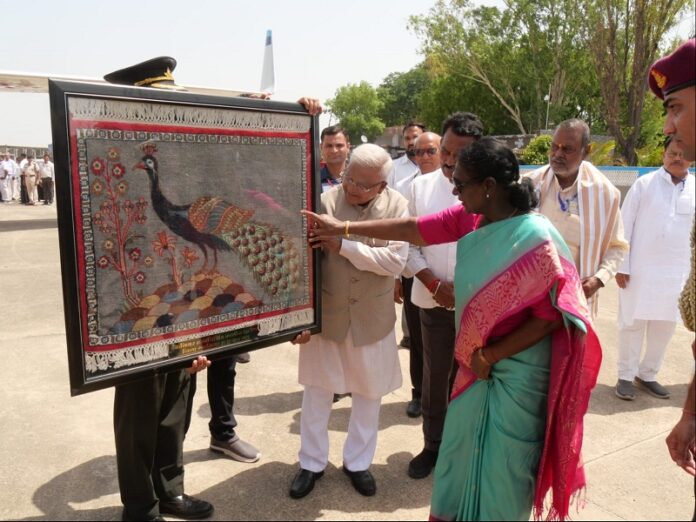 ग्वालियर विमानतल पर विदाई ग्वालियर विमानतल पर विदाई