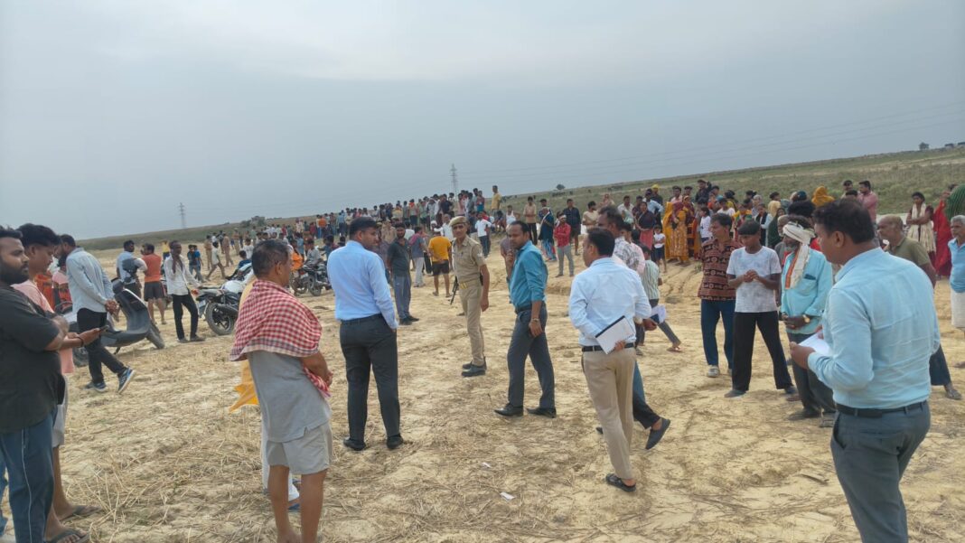 राप्ती नदी में चार बच्चों की डूबने की दुर्भाग्यपूर्ण घटना: एनडीआरएफ ने शुरू की तलाशी अभियान राप्ती नदी में चार बच्चों की डूबने की दुर्भाग्यपूर्ण घटना: एनडीआरएफ ने शुरू की तलाशी अभियान