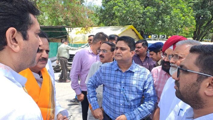 इंदौरः उप मुख्यमंत्री शुक्ल ने एमवाय अस्पताल के निर्माण कार्य का निरीक्षण किया