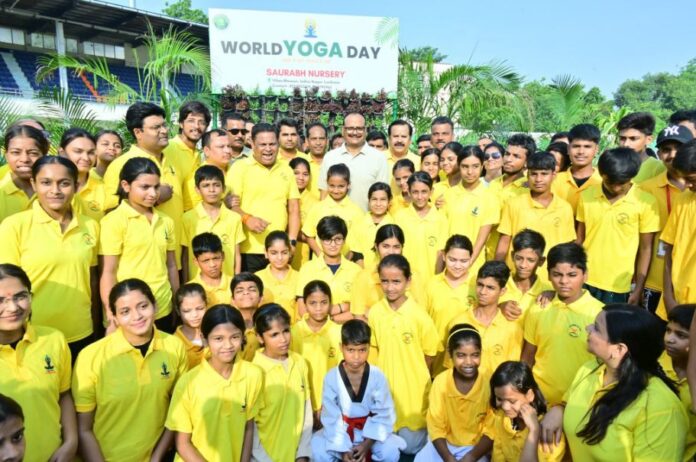 उत्तर प्रदेश के डिप्टी सीएम ब्रजेश पाठक योग दिवस पर उत्तर प्रदेश के डिप्टी सीएम ब्रजेश पाठक योग दिवस पर
