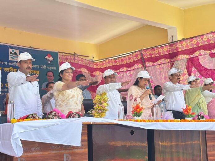 कैबिनेट मंत्री डॉक्टर धन सिंह रावत पावो में जल संरक्षण आयोजन में कैबिनेट मंत्री डॉक्टर धन सिंह रावत पावो में जल संरक्षण आयोजन में