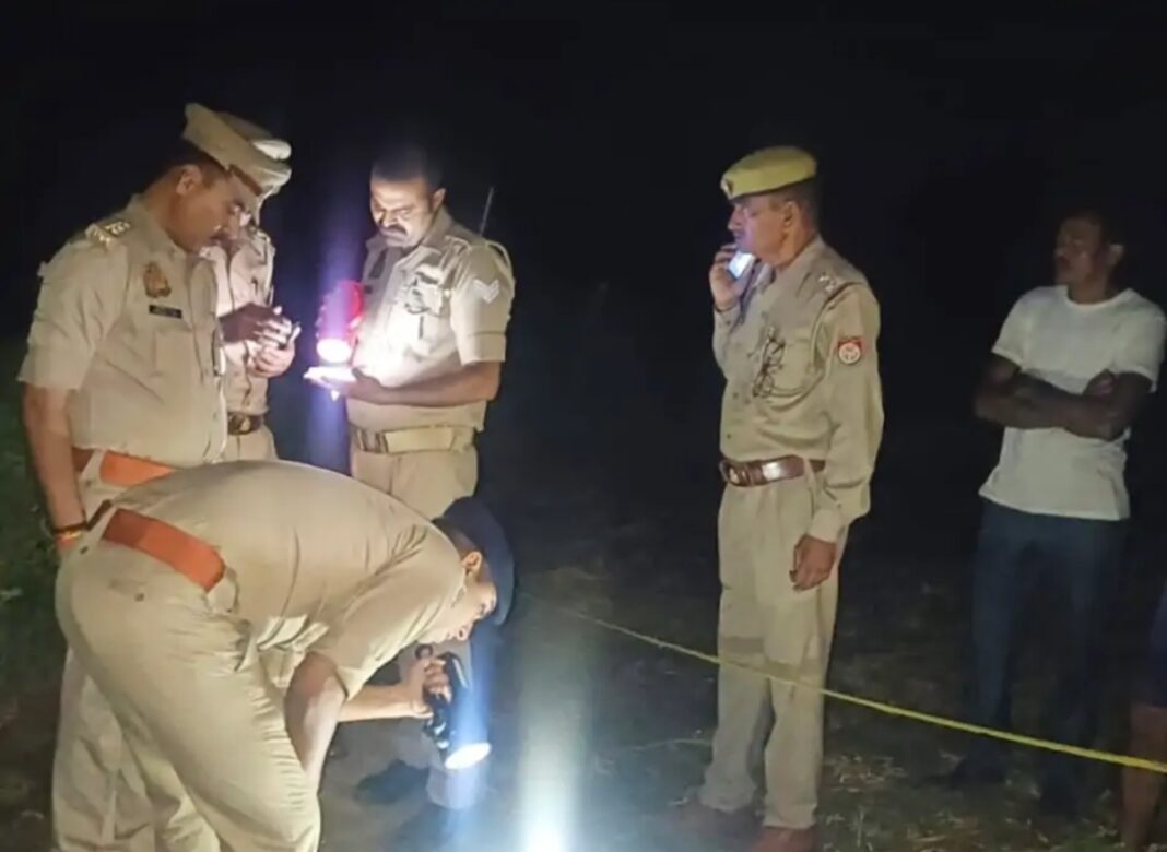 मौत की गुत्थी सुलझाने की कोशिश, पुलिस ने शव को पोस्टमार्टम के लिए भेजा पुलिस ने शव को पोस्टमार्टम के लिए भेजा