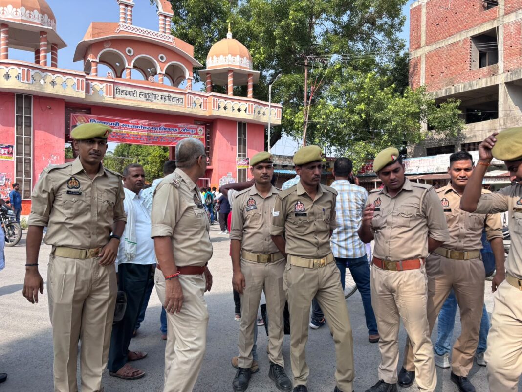 परीक्षा केंद्र में गड़बड़ी: पुलिस ने की जांच पड़ताल परीक्षा केंद्र जांच पड़ताल