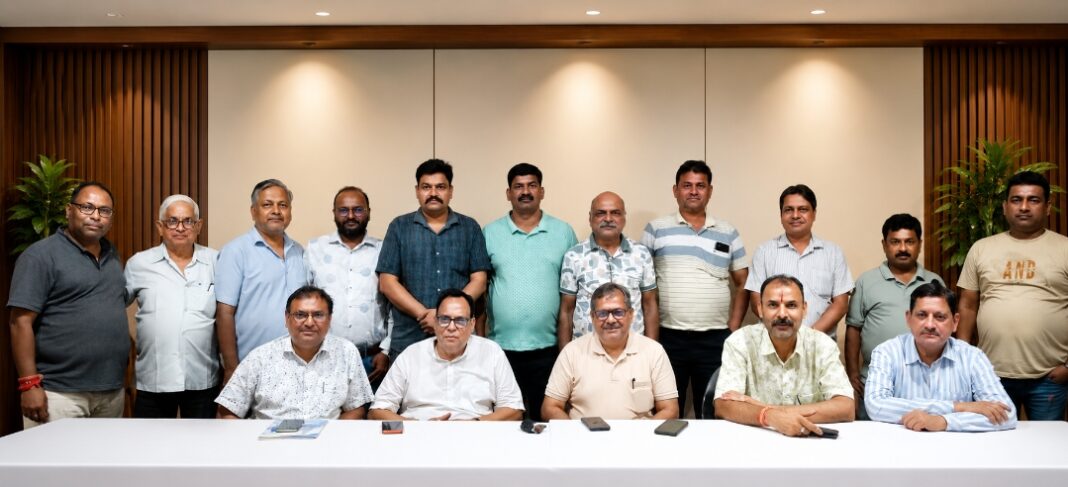 बैठक में शामिल प्रमुख व्यक्तियों की सूची जारी बैठक में शामिल प्रमुख व्यक्ति