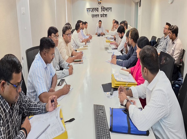 राहत आयुक्त की समीक्षा बैठक