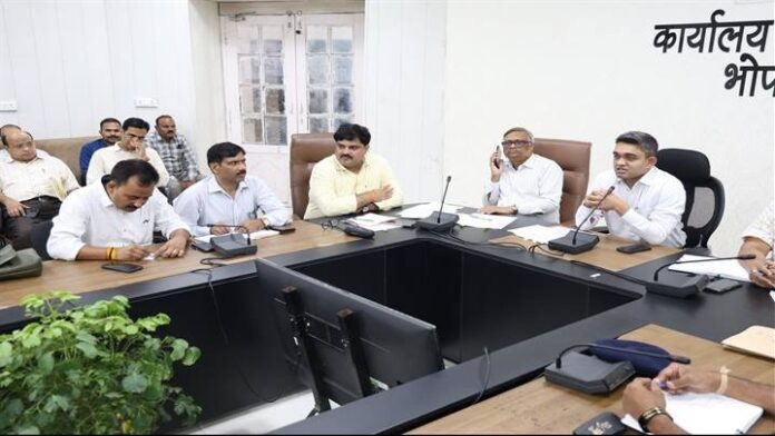 भोपालः कलेक्टर ने की नीट (यूजी) परीक्षा-2026 की तैयारियों की समीक्षा