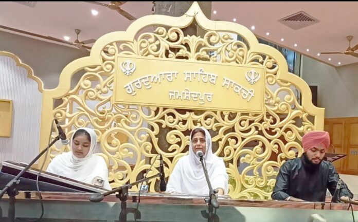 बीबी इंद्रप्रीत कौर तथा बीबी निर्मल कौर और भाई नारायण सिंह,भाई अमृतपाल सिंह मन्नन ने गुरु महिमा का गुणगान करते