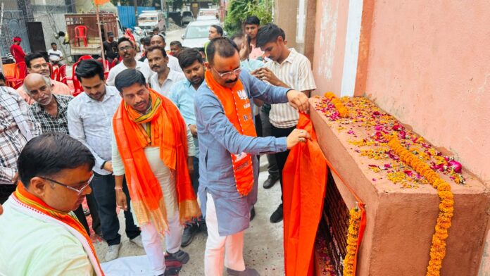 सिगरा वार्ड में सड़क निर्माण कार्य का शुभारंभ: महापौर ने किया शिलान्यास