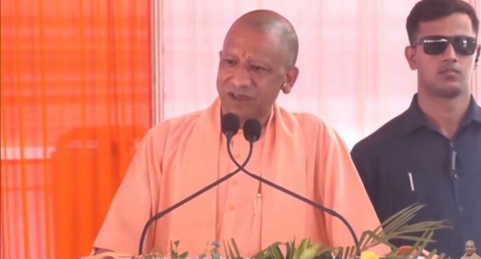 मुख्यमंत्री की मंच से बड़ी घोषणा मुख्यमंत्री की मंच से बड़ी घोषणा