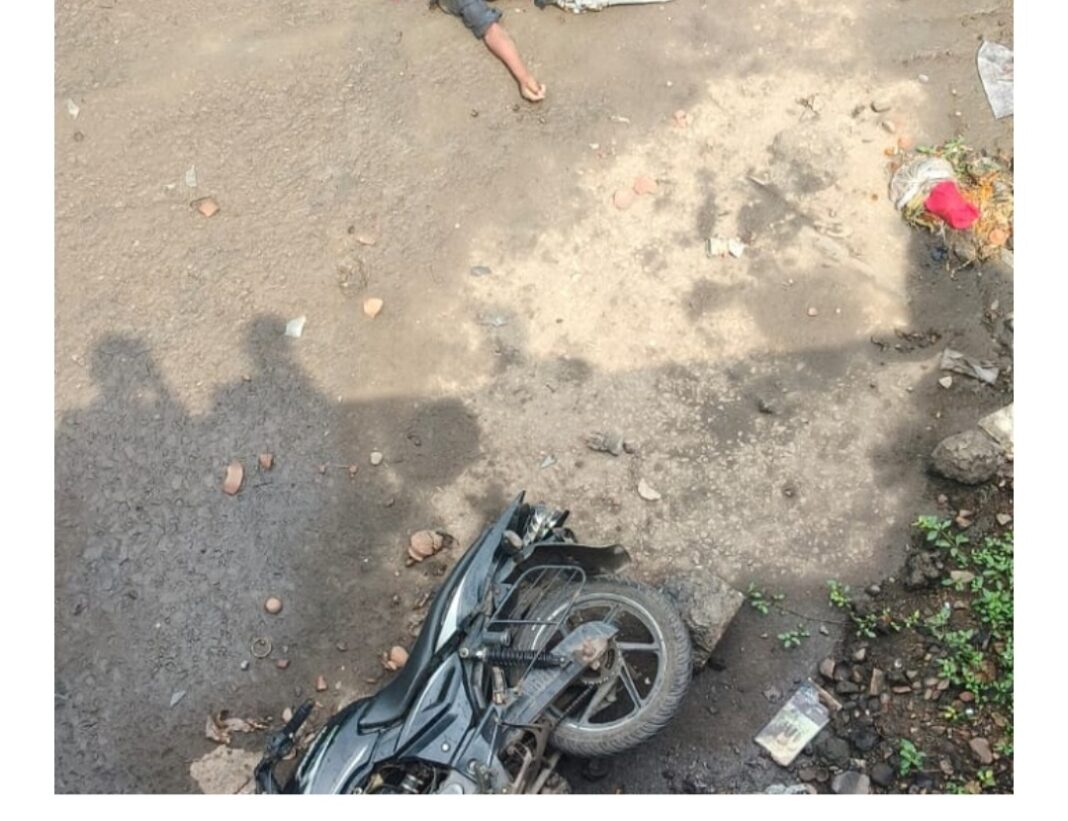 मोटरसाइकिल दुर्घटना में बड़ा हादसा मोटरसाइकिल दुर्घटना