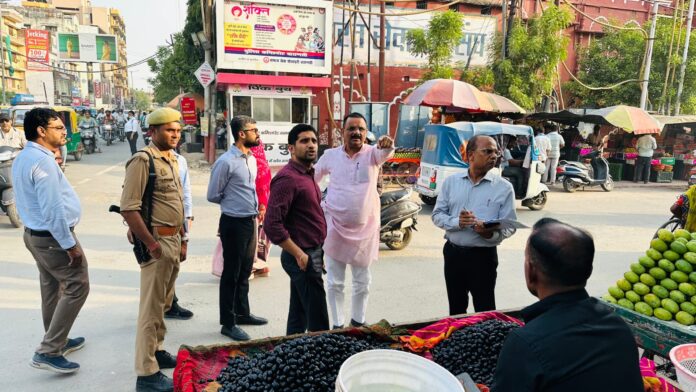 महापौर और नगर आयुक्त सिगरा फल मंडी का निरीक्षण