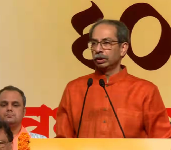 शिवसेना प्रमुख उद्धव ठाकरे ने यूथ ब्रिगेड के स्थापना दिवस पर की भाषणबाजी