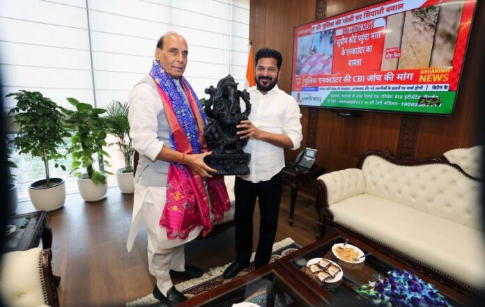 तेलंगाना के मुख्यमंत्री रेवंत रेड्डी की रक्षा मंत्री राजनाथ सिंह से उच्चस्तरीय मुलाकात तेलंगाना के मुख्यमंत्री रेवंत रेड्डी की रक्षा मंत्री राजनाथ सिंह से उच्चस्तरीय मुलाकात