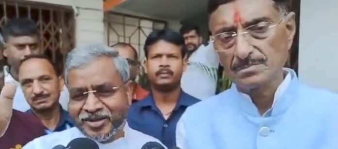 रक्षा राज्य मंत्री और नेता प्रतिपक्ष रक्षा राज्य मंत्री और नेता प्रतिपक्ष