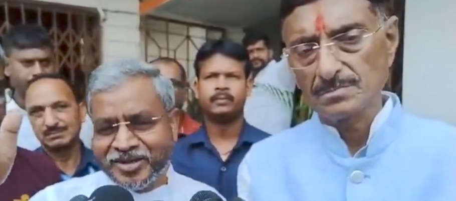 रक्षा राज्य मंत्री और नेता प्रतिपक्ष सहित कई नेताओं ने संसद में महत्वपूर्ण मुद्दों पर चर्चा की। रक्षा राज्य मंत्री और नेता प्रतिपक्ष
