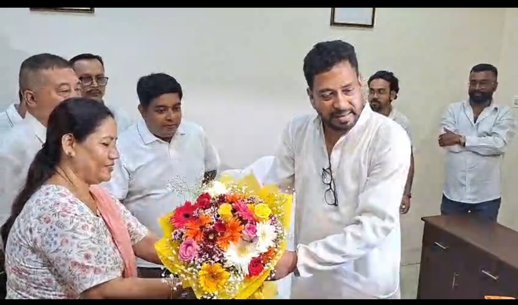 पर्यटन मंत्री शंकर घोष का गर्मजोशी से स्वागत