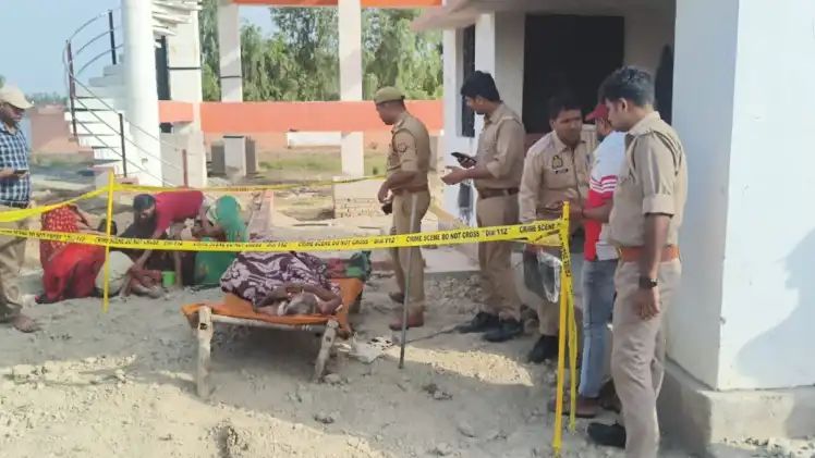 हत्या के बाद पुलिस जांच में नए सुराग, मिले कई महत्वपूर्ण साक्ष्य हत्या के बाद पुलिस जांच में नए सुराग