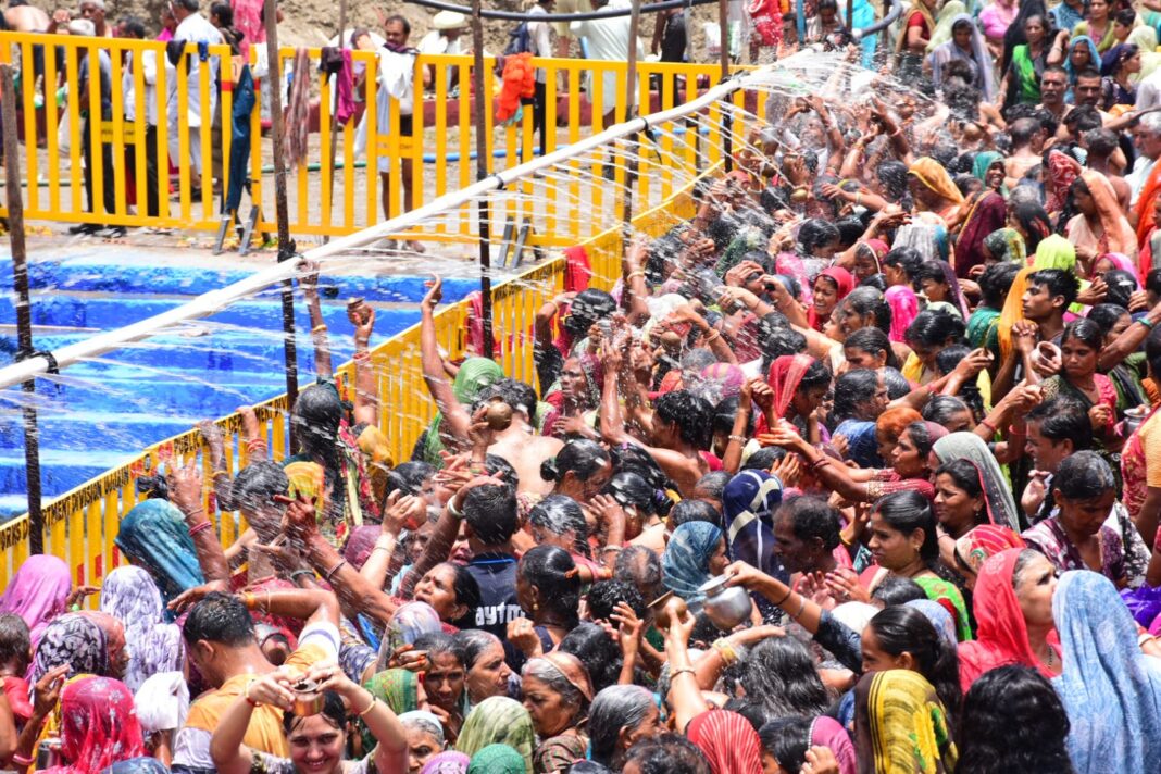 उज्जैन में सोमवती अमावस्या पर भक्त