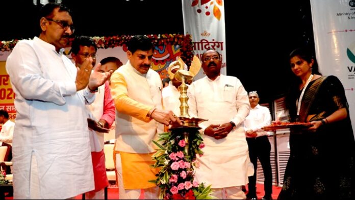 मुख्यमंत्री ने शिल्पकार महोत्सव के समापन समारोह का दीप प्रज्वलन कर किया शुभारंभ मुख्यमंत्री ने शिल्पकार महोत्सव के समापन समारोह का दीप प्रज्वलन कर किया शुभारंभ