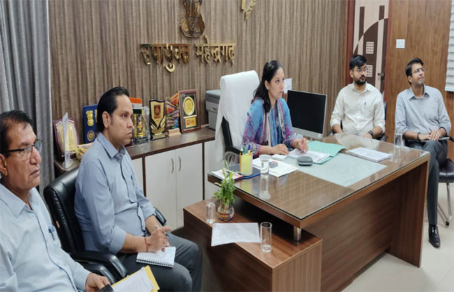 वीडियो कॉन्फ्रेंसिंग में उपायुक्त अनुपमा अंजली ने लिया हिस्सा उपायुक्त अनुपमा अंजली वीडियो कॉन्फ्रेंसिंग में