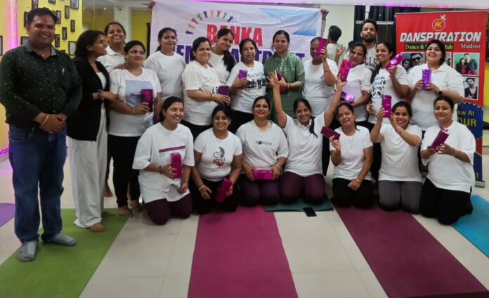 कार्यक्रम में जुटे मुख्य अतिथि सहित अन्य कार्यक्रम में जुटे मुख्य अतिथि सहित अन्य