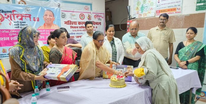 विशेष अतिथि की गरिमामय उपस्थिति विशेष अतिथि की गरिमामय उपस्थिति