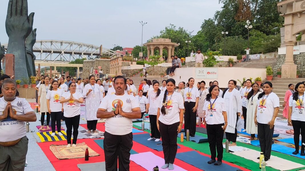 नमोघाट पर योग: एक स्वस्थ और सुखी जीवन की ओर बढ़ते कदम नमोघाट पर योग: एक स्वस्थ और सुखी जीवन की ओर बढ़ते कदम