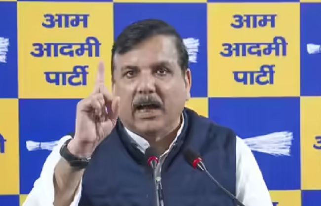 INDIA गठबंधन से अलग हुई AAP? संजय सिंह के बयान से बढ़ी सियासी हलचल INDIA गठबंधन से अलग हुई AAP? संजय सिंह के बयान से बढ़ी सियासी हलचल