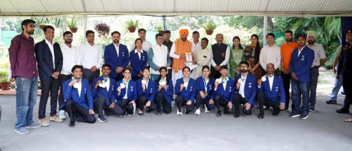 मुख्यमंत्री से मिले खिलाड़ी, नायब सैनी ने दिखाया सम्मान