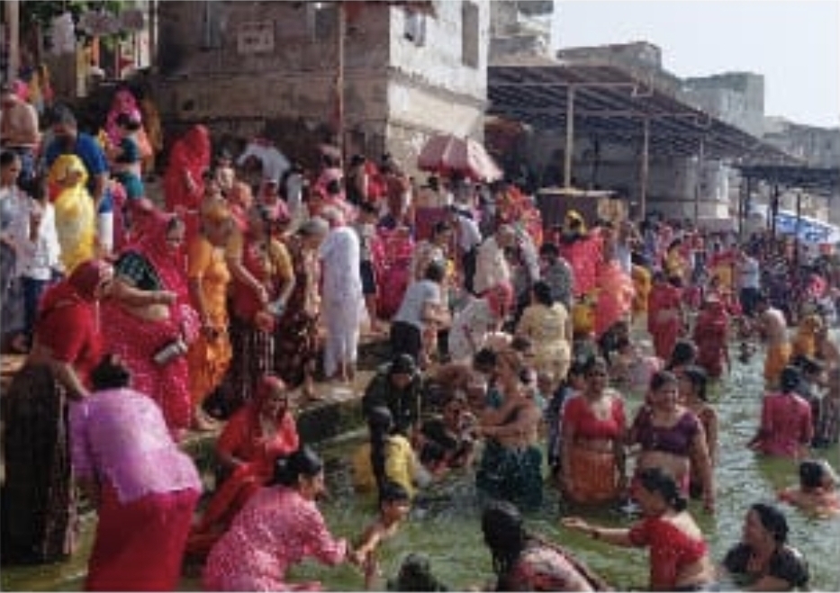 पुष्कर में शुरू हुआ पंच तीर्थ स्नान! डेढ़ लाख श्रद्धालुओं ने लगाई आस्था की डुबकी पुष्कर में शुरू हुआ पंच तीर्थ स्नान! डेढ़ लाख श्रद्धालुओं ने लगाई आस्था की डुबकी