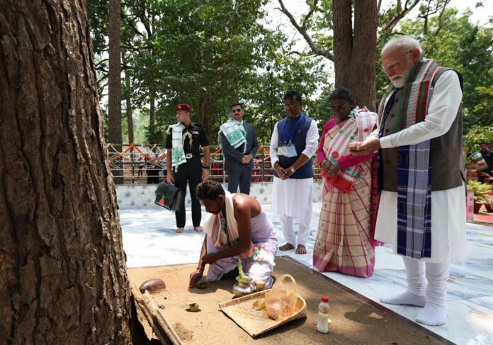 प्रधानमंत्री नरेन्द्र मोदी ने जाहिरा में की पूजा अर्चना