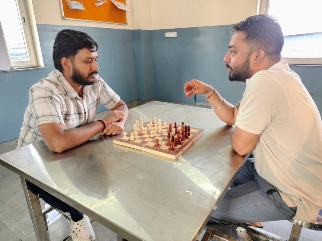 प्रतिभागी और उनकी अनोखी कहानियाँ