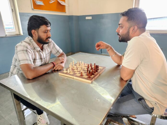 प्रतिभागी और उनकी अनोखी कहानियाँ