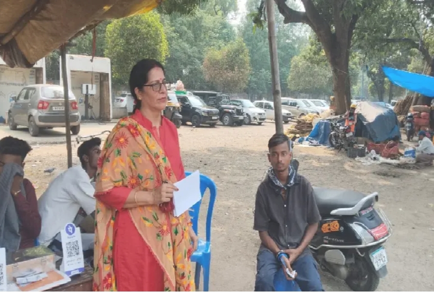 डॉ. आरती ने थाने में दर्ज कराई प्राथमिकी, जानें क्या है पूरा मामला डॉ. आरती थाने में प्राथमिकी दर्ज करती हैं