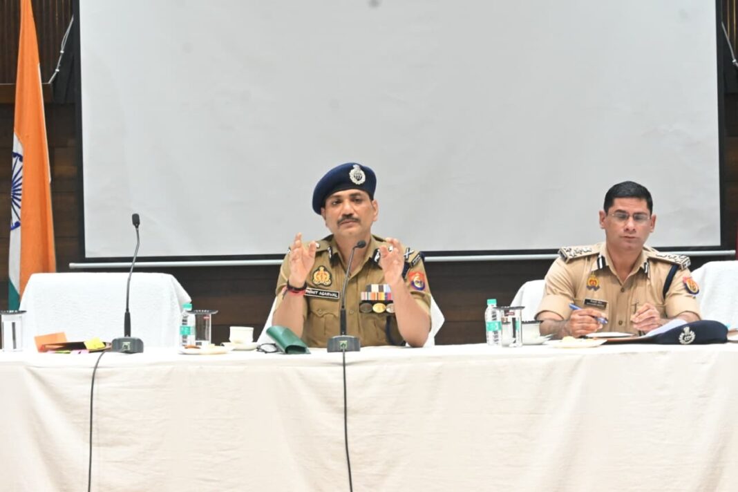 पुलिस कमिश्नर की समीक्षा बैठक