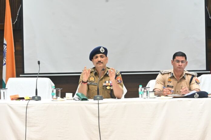पुलिस कमिश्नर की समीक्षा बैठक पुलिस कमिश्नर की समीक्षा बैठक