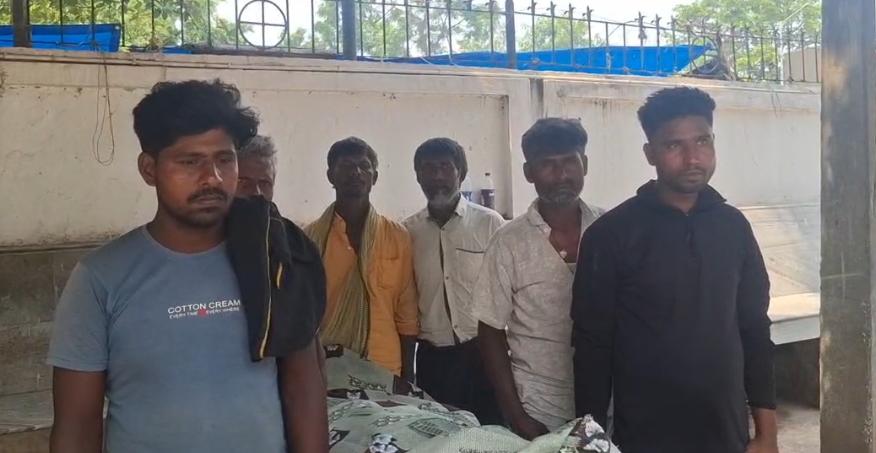 सामान लेने निकला छात्र नहीं लौटा घर! सड़क दुर्घटना में हुई दर्दनाक मौत सामान लेने निकला छात्र नहीं लौटा घर! सड़क दुर्घटना में हुई दर्दनाक मौत