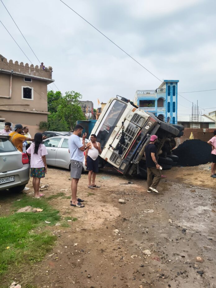 तेज रफ्तार डंपर हादसा तेज रफ्तार डंपर हादसा