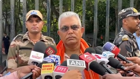 पश्चिम बंगाल के पंचायत मंत्री दिलीप घोष ने पत्रकारों के साथ की बातचीत पश्चिम बंगाल के पंचायत मंत्री दिलीप घोष ने पत्रकारों के साथ की बातचीत