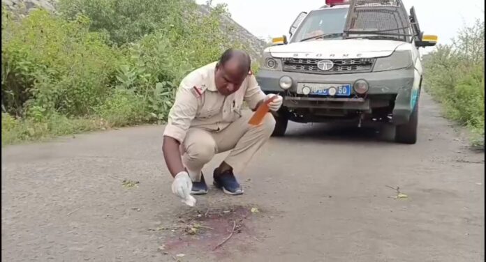 पुलिस जांच में जुटी पुलिस जांच में जुटी