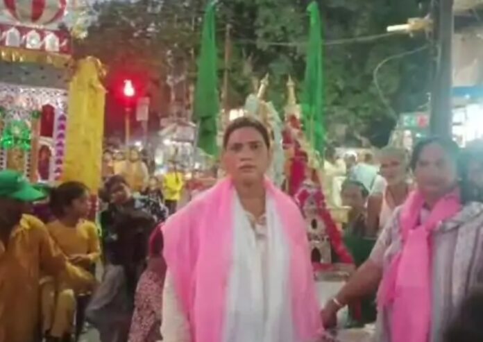 मोहब्बत और भक्ति का अनोखा संगम: ताजिया जुलूस में शामिल हुए किन्नर समुदाय के सदस्य