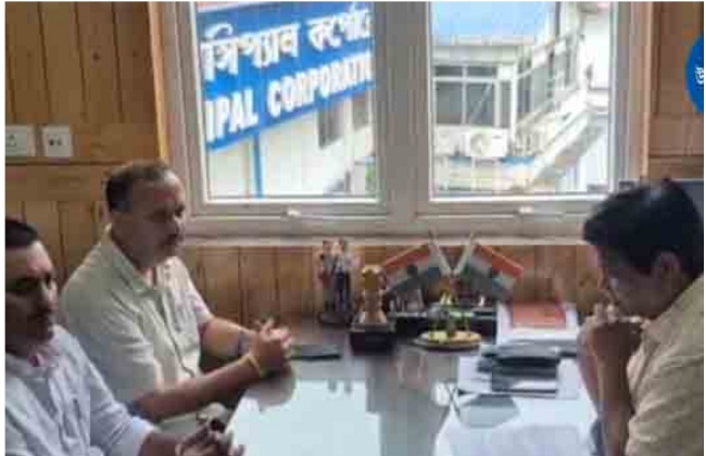 नगर निगम आयुक्त को जिलाध्यक्ष कुंतल रॉय ने सौंपा पत्र नगर निगम आयुक्त को जिलाध्यक्ष कुंतल रॉय ने सौंपा पत्र