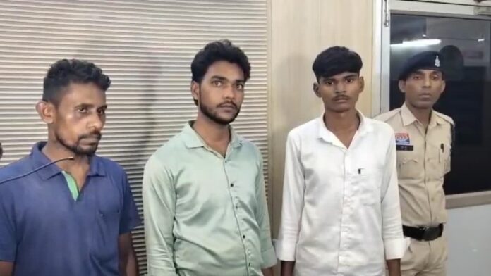 पुलिस ने आरोपी को गिरफ्तार किया