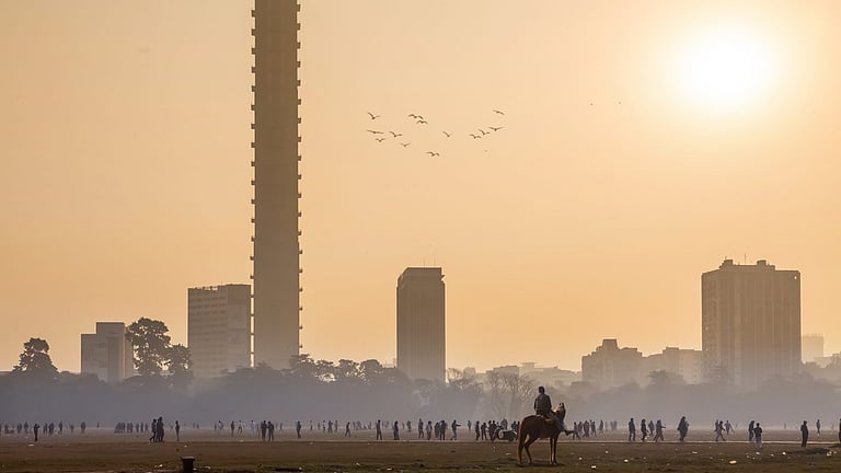 बंगाल में मौसम का बड़ा अलर्ट! आंधी-बारिश और भारी वर्षा को लेकर चेतावनी जारी बंगाल में मौसम का बड़ा अलर्ट! आंधी-बारिश और भारी वर्षा को लेकर चेतावनी जारी