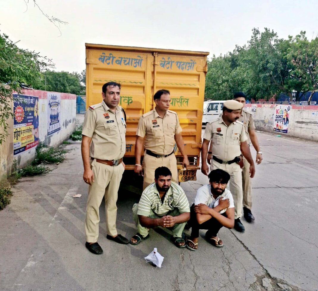 जींद में बड़ी कार्रवाई! 162 पेटी अवैध शराब के साथ दो आरोपी गिरफ्तार जींद में बड़ी कार्रवाई! 162 पेटी अवैध शराब के साथ दो आरोपी गिरफ्तार